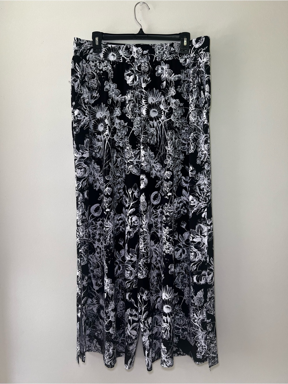 Black and White Floral Dress Pant
